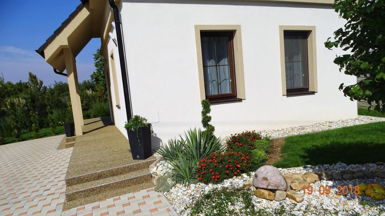 Kimy Home Mojmírovce Exterior foto
